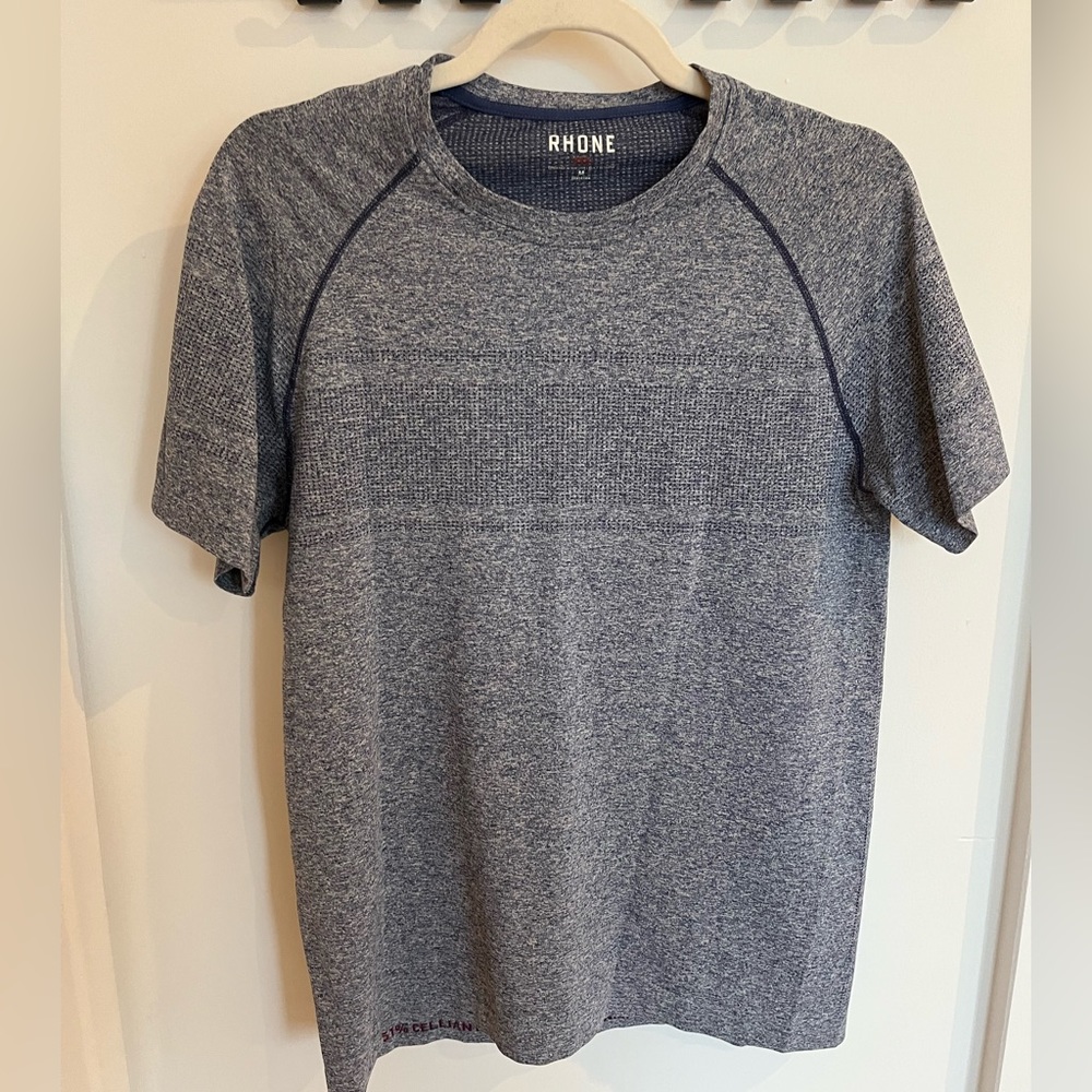 Navy Rhone workout shirt, size M